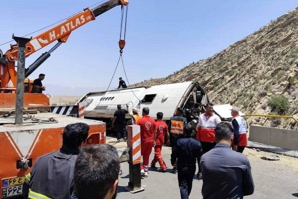 حادثه واژگونی اتوبوس افق سوم