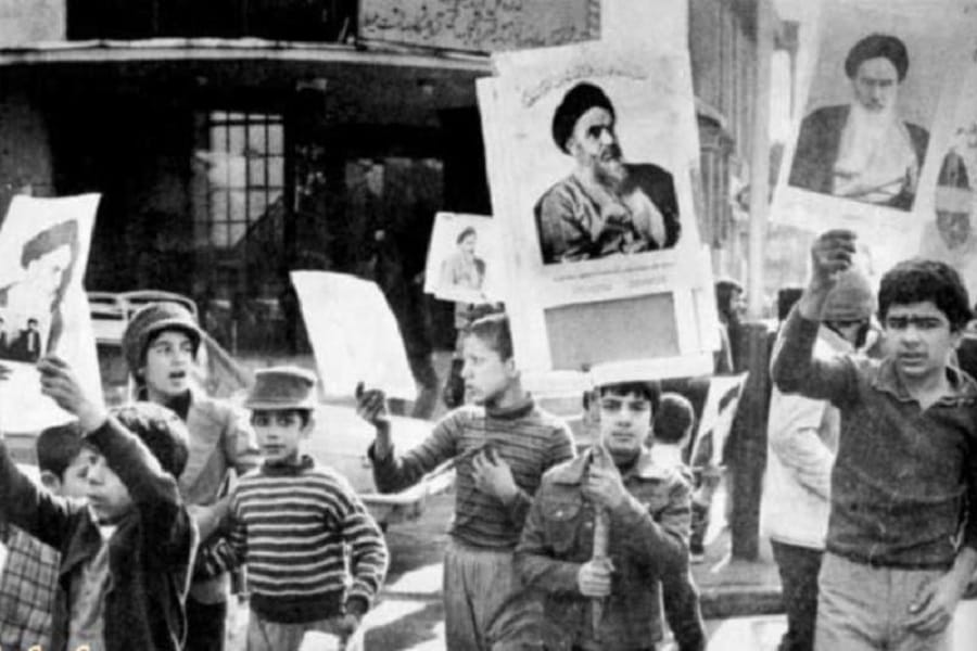 13 آبان تبعید امام