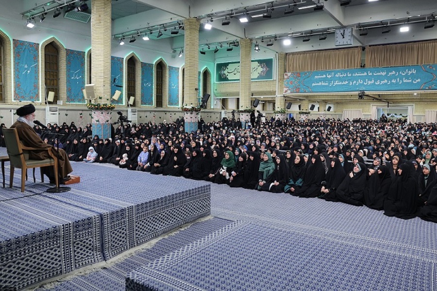 دیدار رهبر معظم انقلاب با زنان و دختران ایران حضرت زهرا سلام الله علیها کرامت حقوق زن امنیت زن زن در اسلام افق سوم