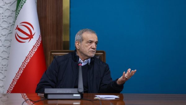 پزشکیان: تخریب دولت از تریبون‌های رسمی به‌دلیل اجرای سیاست‌های کلی نظام توجیه‌پذیر نیست