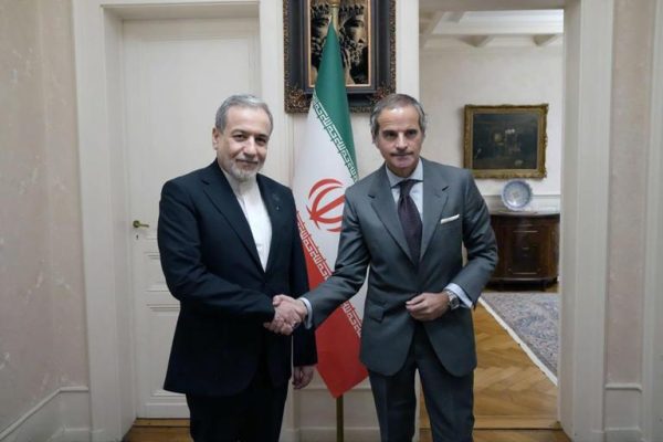 ابتکار عمل ایران در میز مذاکره؛ ارائه پیشنهادهای سازنده همزمان با تأکید بر خطوط قرمز