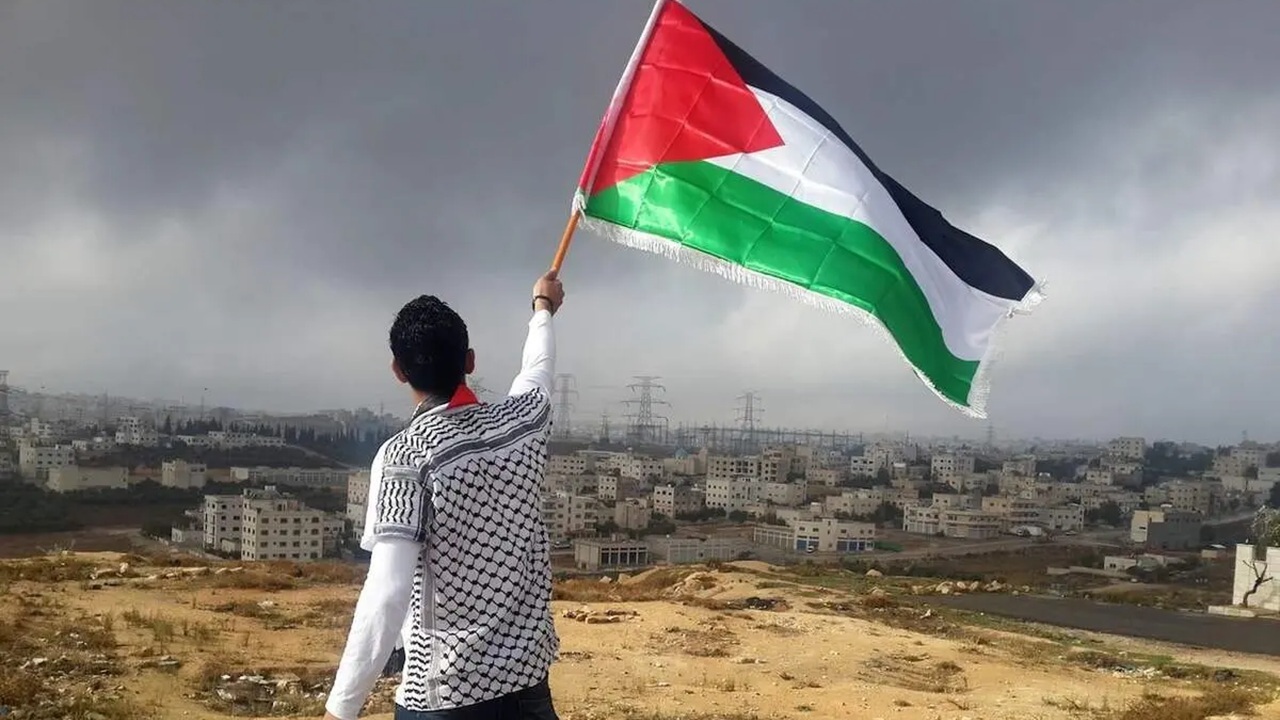 تلاش انگلیس برای تحریف تاریخ با حذف نام فلسطین + فیلم