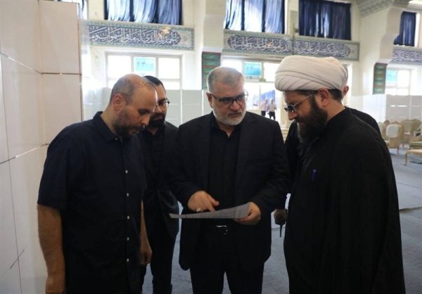 بازدید استاندار تهران از آماده سازی مصلی برای مراسم وداع با امام شهید